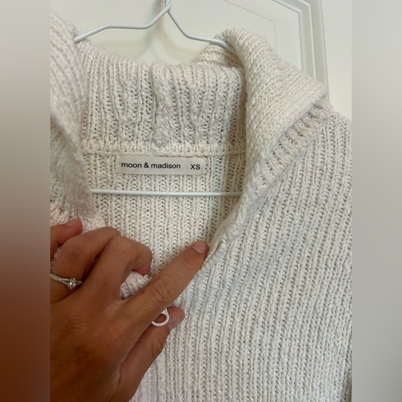 Moon & Madison Cream Knit Cardigan and shorts matching set - Picture 5 of 7